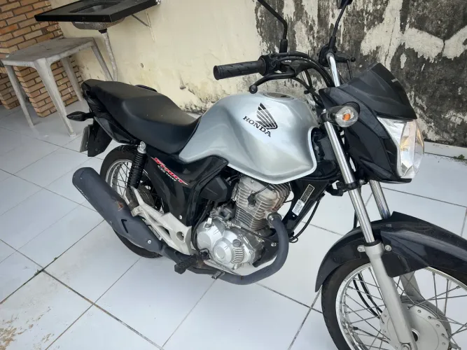 VENDO MOTO FAN START EXTRA, RECEBO TROCA