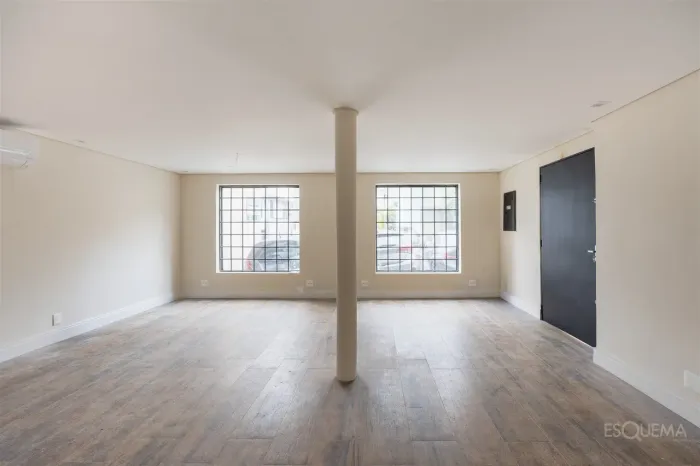 Casa comercial reformada próxima ao Parque Ibirapuera