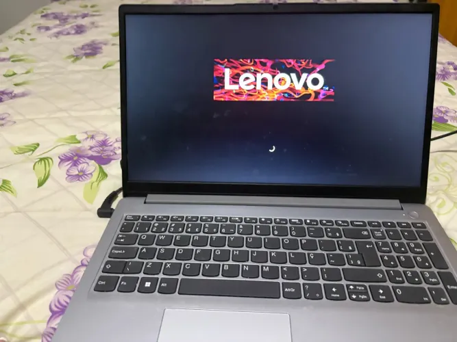  Notebook Lenovo com SSD de 128 GB e Windows 11