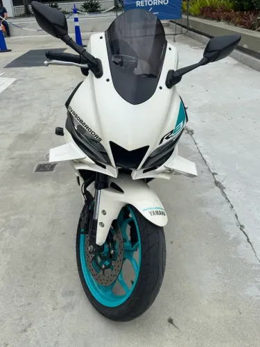 Yamaha R3 24/25 - Sabor 0KM