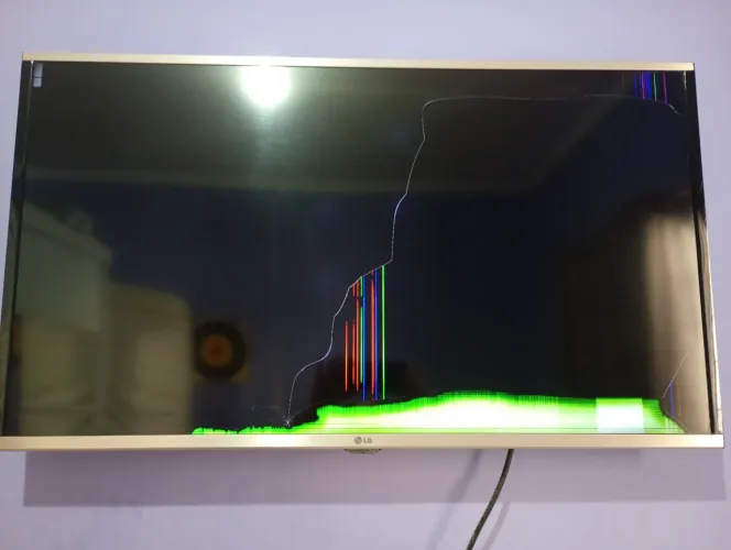 Tv LG com defeito 
