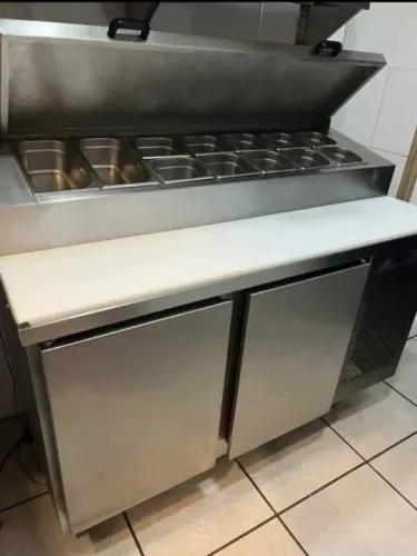 OPORTUNIDADE! CONDIMENTADORA REFRIGERADA STYLUX
