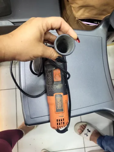 Esmerilhadeira Black & Decker 