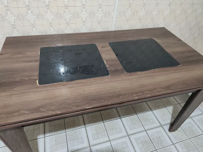 Mesa e 3 cadeiras