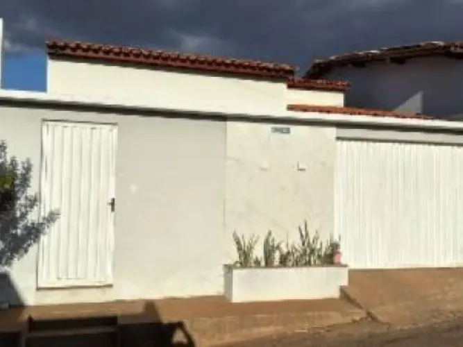 Casa 67 m² - Alto do Cruzeiro - Ibiassucê - BA