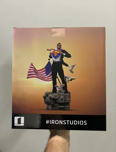 Clark Kent 1/10 Iron Studios 