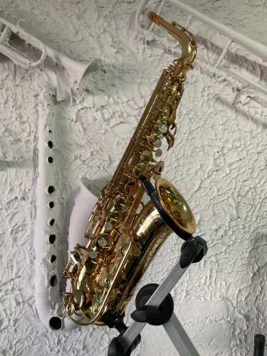 Saxofone Alto YAMAHA PURPLE YAS 62