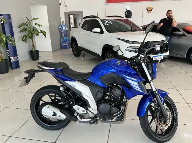FAZER 250 MUITO NOVA
