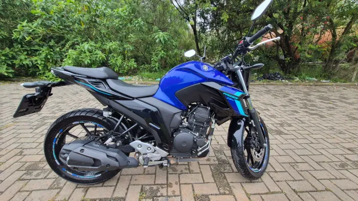 Fazer FZ25 Azul