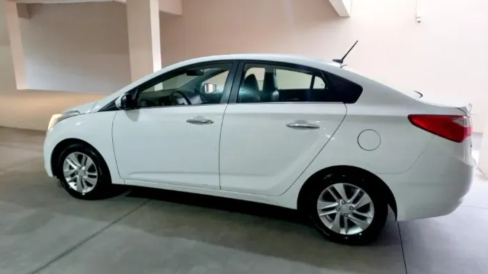 Hyundai HB20S Premium 1.6 Flex 16V Aut. 4P 2015