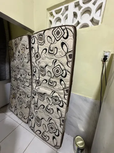 Colchão solteiro usado! $100 cada!