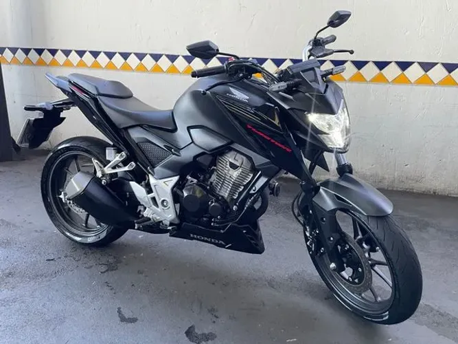 Honda CB 300F Twister Flex