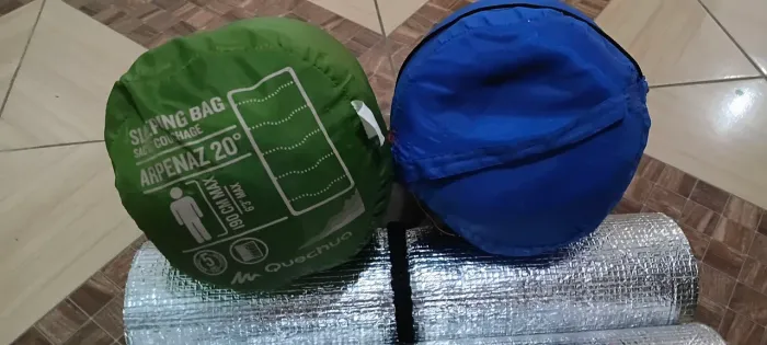 Saco de dormir e isolante termico