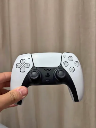 CONTROLE DE PLAYSTATION 5 (PS5) (3 MESES DE USO)