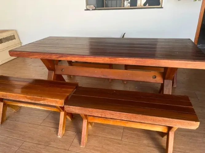 Mesa De Jantar De Madeira