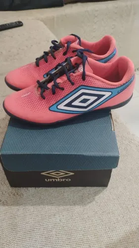 Chuteira umbro society