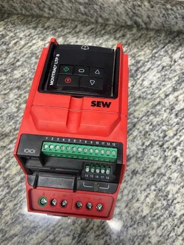 Sew Mcltpb00225a3400 Movitrac 3x380 3cv 5,8a