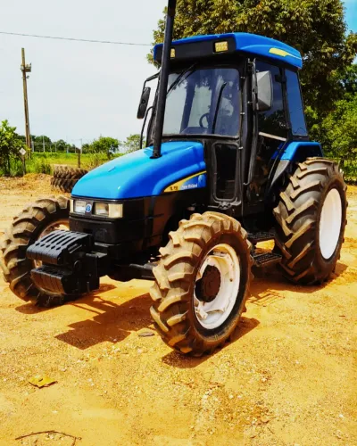 TRATOR NEW HOLLAND TL75E
