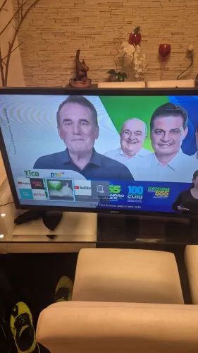Tv samsung smart 32 polegadas novíssima