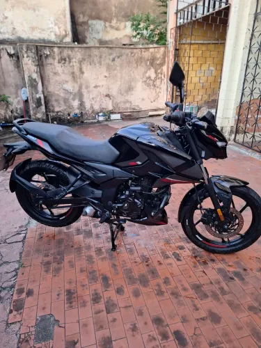 Bajaj N150 