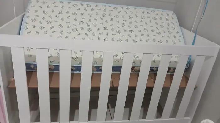 Berço com colchão 