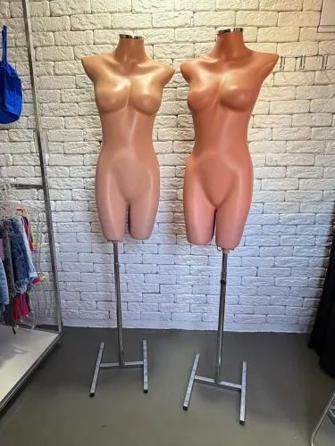 Busto Judith em fibra com pedestal H
