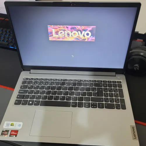 Notebook Lenovo em perfeito estado