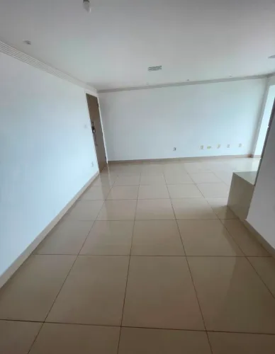 Excelente Apartamento Nascente, muito bem localizado, próximo a padaria tradição.