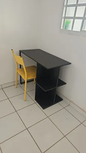 Mesa com cadeira