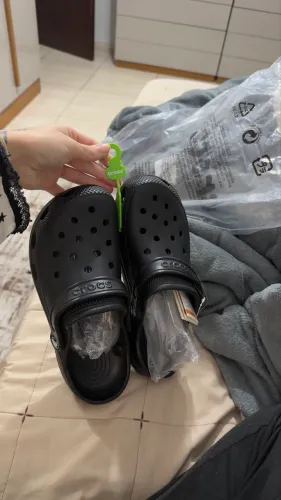 crocs