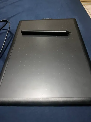 Mesa digitalizadora One by Wacom Média - Impecável