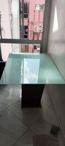 Mesa de Jantar com Tampo de Vidro - Excelente Estado