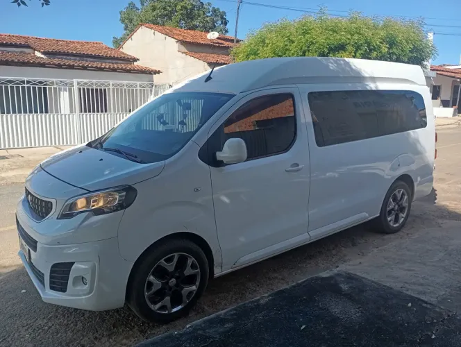 Peugeot Expert Minibus 1.6 Turbo Diesel 2019