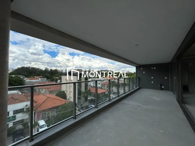 APARTAMENTO À VENDA NO ITAIM BIBI,3 SUÍTES. 3 VAGAS DE GARAGEM + DEPOSITO PRIVATIVO.