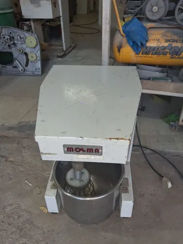 Batedeira industrial moema 12L