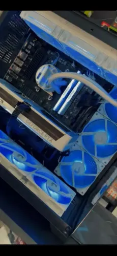 PC GAMER - RTX 5070