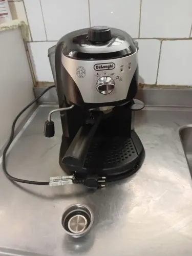 Cafeteira Delonghi elétrica 