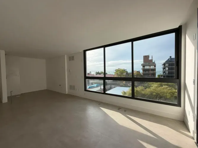 Apartamento Novo a 50 Metros da Praia de Jurerê- Florianópolis - SC