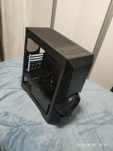 Gabinete gamer led multicolorido com 1 fan e controladora 