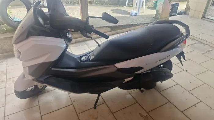 Yamaha Nmax Branca