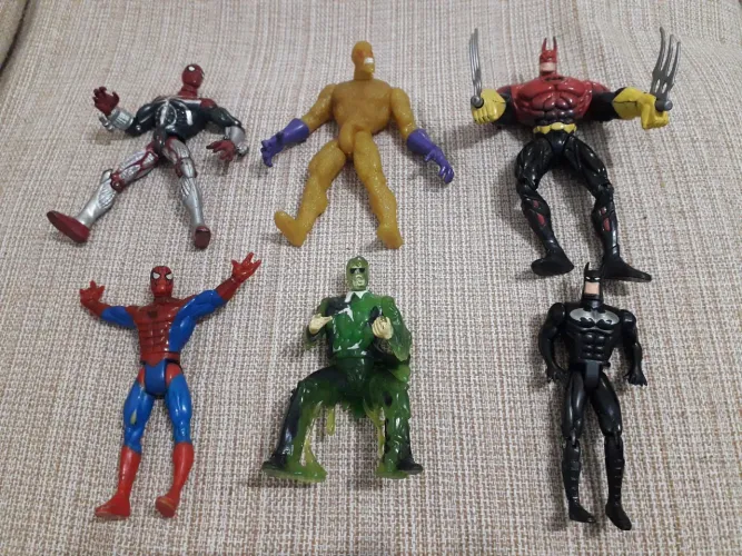 Kit. C/ 6 bonecos para colecionadores e brinquedo.
