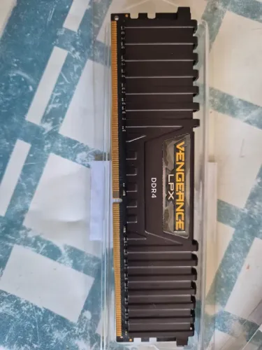 Memória RAM 2x16GB (32GB) Corsair Vengeance LPX DDR4 3000MHz C16