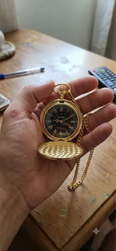 Relógio de Bolso Dourado Vintage com Corrente - Máquina Quartz