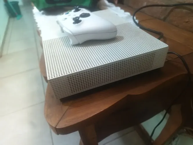 Xbox one s usado com jogos incluso (não estão aqui no momento)