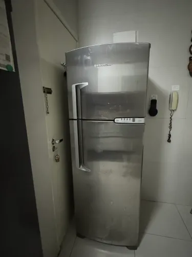 Geladeira Brastemp Inox 352L Duas portas Frost Free