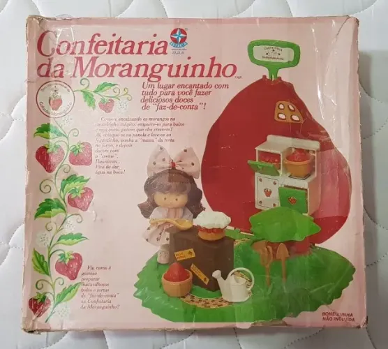 Confeitaria Da Moranguinho Com Boneca Moranguinho