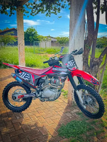 CRF 150F / 2016 / CHEIA DE ACESSÓRIOS 