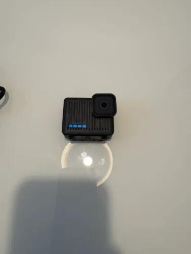 Go pro hero 4K ( a compacta)