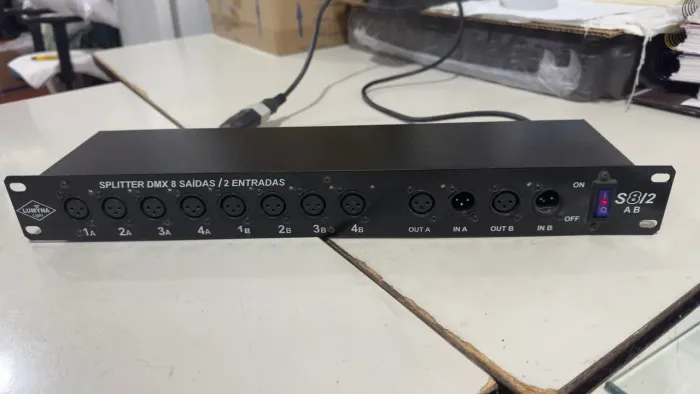 Splitter DMX Lumyna Light S8/2 - 2 Entradas e 8 Saídas