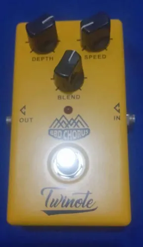 Pedal Twinote chorus 
